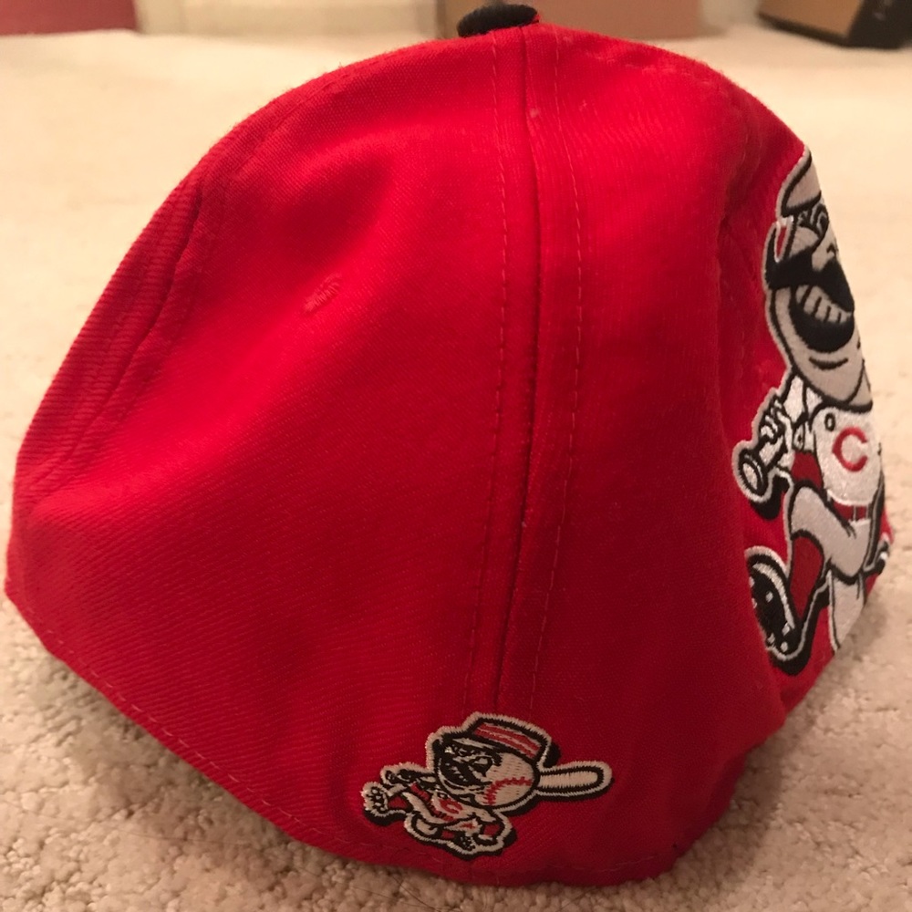 Authentic Men’s Cincinnati Reds Hat - Picture 2 of 6
